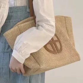 Large Capacity Handmade Shoulder Bag - Women's Casual Straw Tote photo review